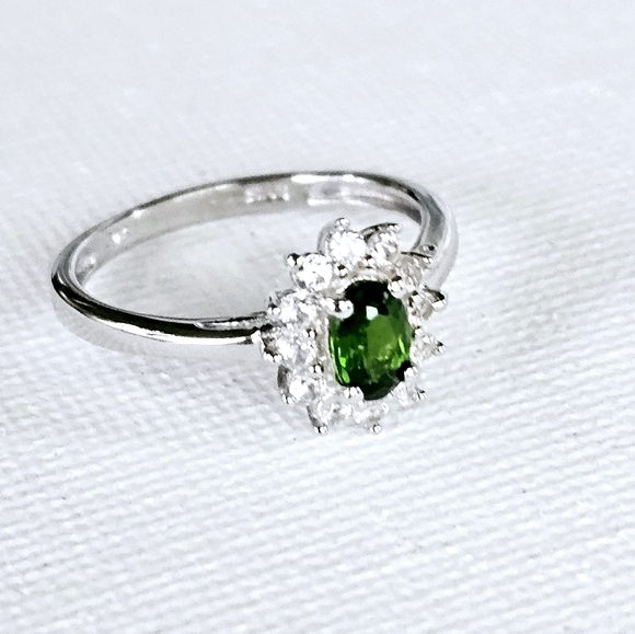 Elegant Genuine Chrome Diopside & White Zircon Ring Platinum over 925! Sz 6! - Picture 3 of 4